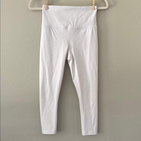 Athleta Elation Capri - White - XS. 2 - Picture 1 of 7